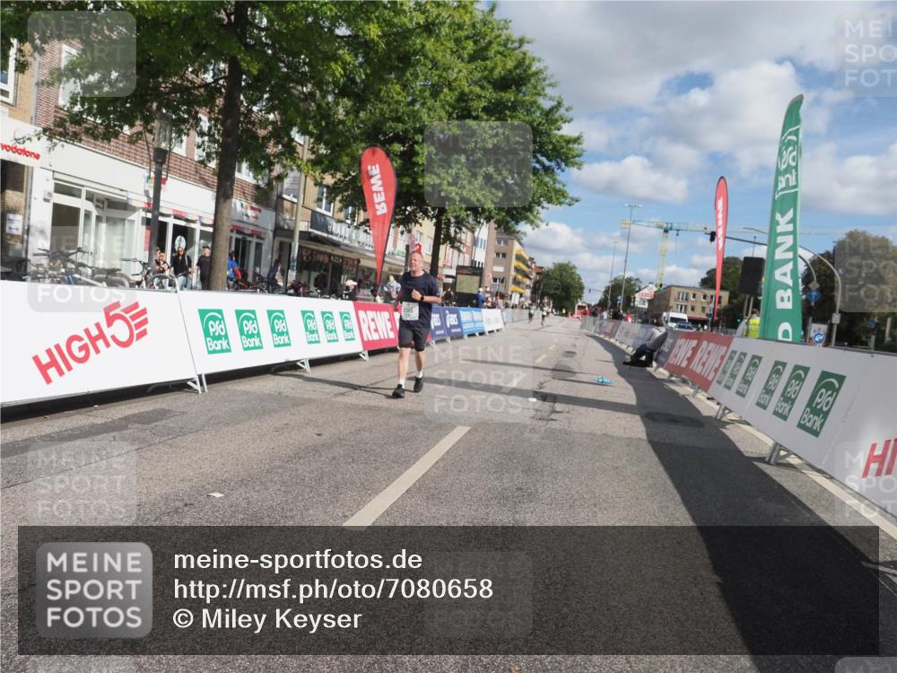15.09.2024 - PSD Bank Halbmarathon Miley Keyser http://msf.ph/oto/7080658 15.09.2024 12:51:06 Ziel 2355 meine-sportfotos.de