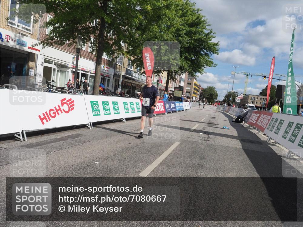 15.09.2024 - PSD Bank Halbmarathon Miley Keyser http://msf.ph/oto/7080667 15.09.2024 12:51:07 Ziel 2355 meine-sportfotos.de