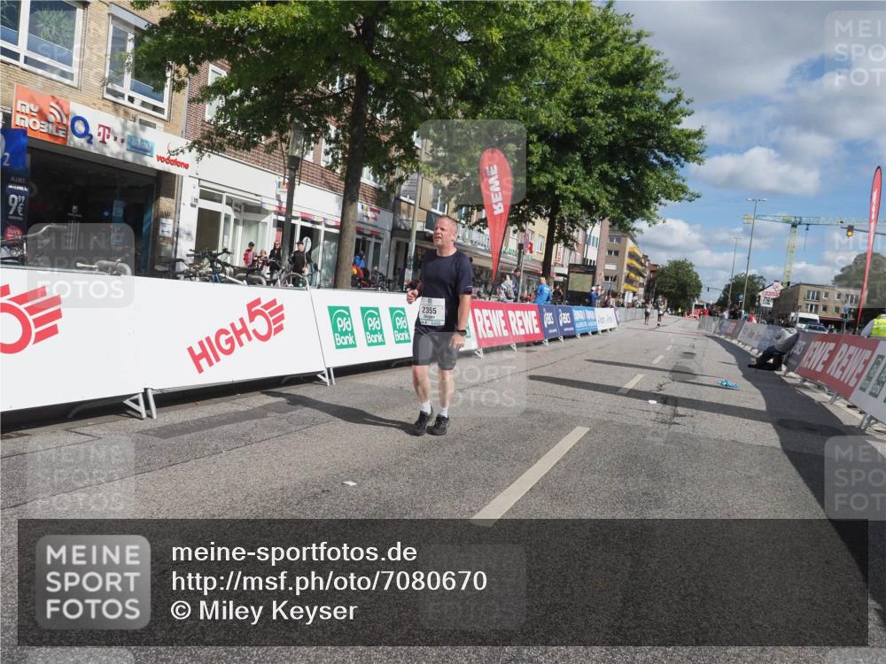 15.09.2024 - PSD Bank Halbmarathon Miley Keyser http://msf.ph/oto/7080670 15.09.2024 12:51:07 Ziel 2355 meine-sportfotos.de