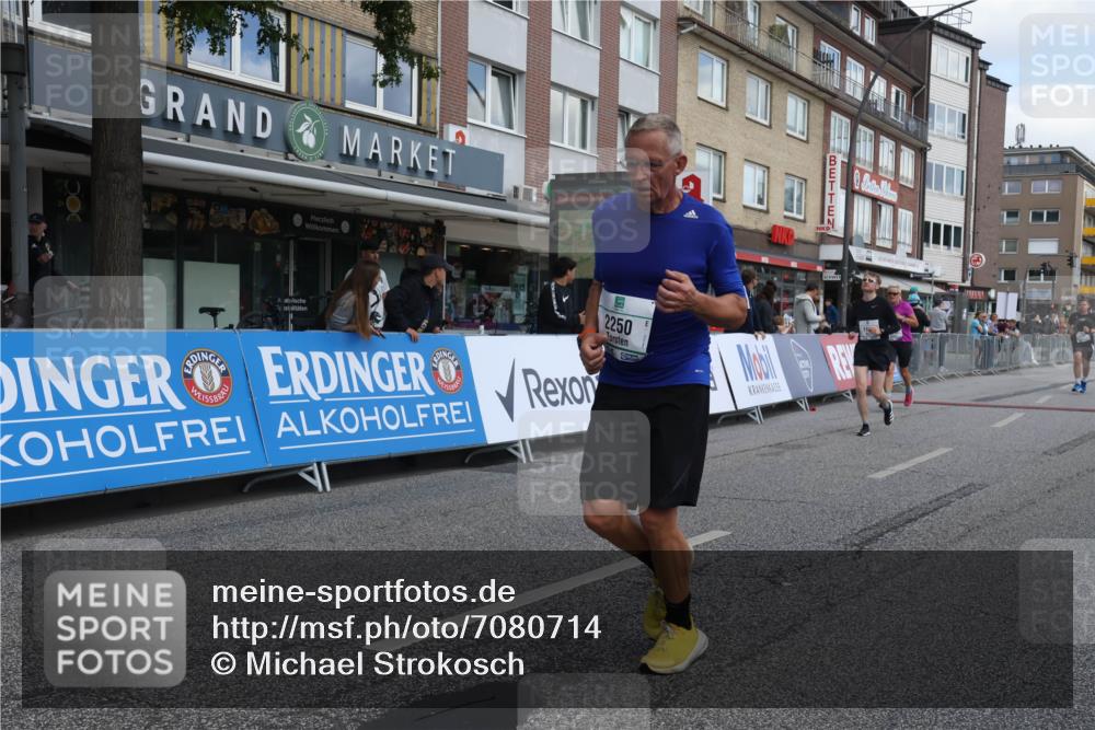 15.09.2024 - PSD Bank Halbmarathon Michael Strokosch http://msf.ph/oto/7080714 15.09.2024 12:25:31 Ziel 1153, 1841, 2250, 2386, 2442, 3283 meine-sportfotos.de