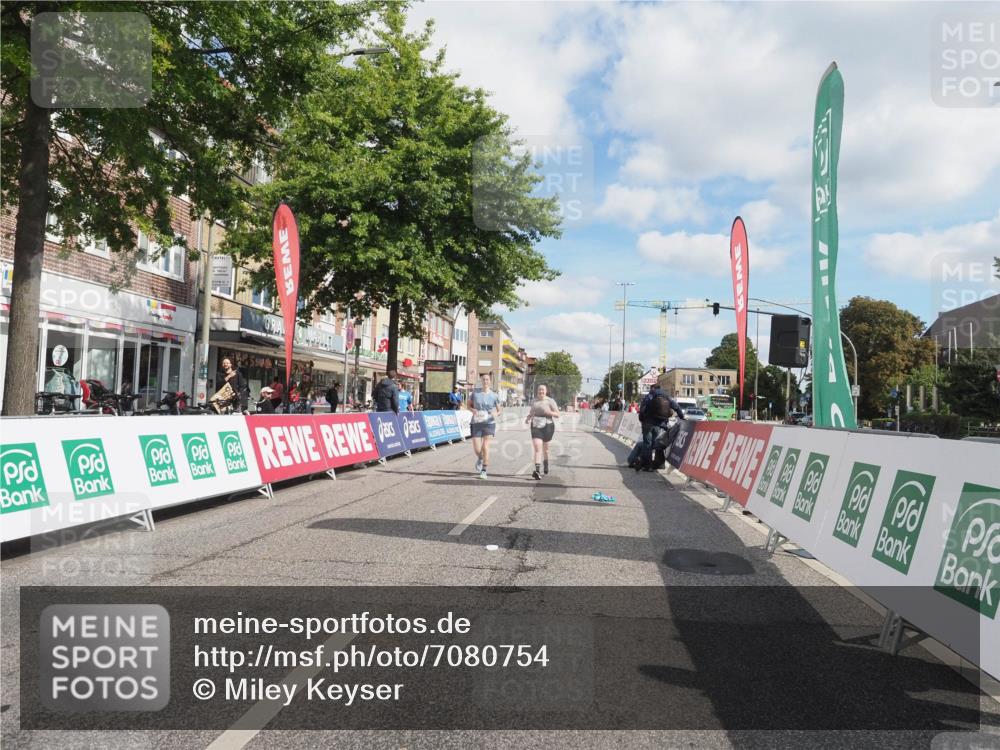 15.09.2024 - PSD Bank Halbmarathon Miley Keyser http://msf.ph/oto/7080754 15.09.2024 12:53:02 Ziel 3252, 3406 meine-sportfotos.de