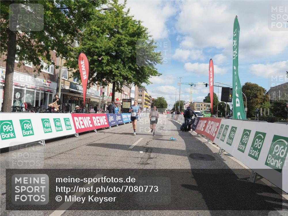 15.09.2024 - PSD Bank Halbmarathon Miley Keyser http://msf.ph/oto/7080773 15.09.2024 12:53:02 Ziel 3252, 3406 meine-sportfotos.de