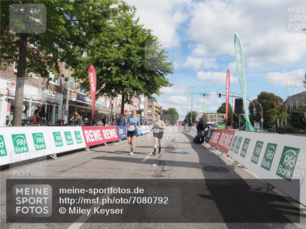 15.09.2024 - PSD Bank Halbmarathon Miley Keyser http://msf.ph/oto/7080792 15.09.2024 12:53:03 Ziel 3252, 3406 meine-sportfotos.de