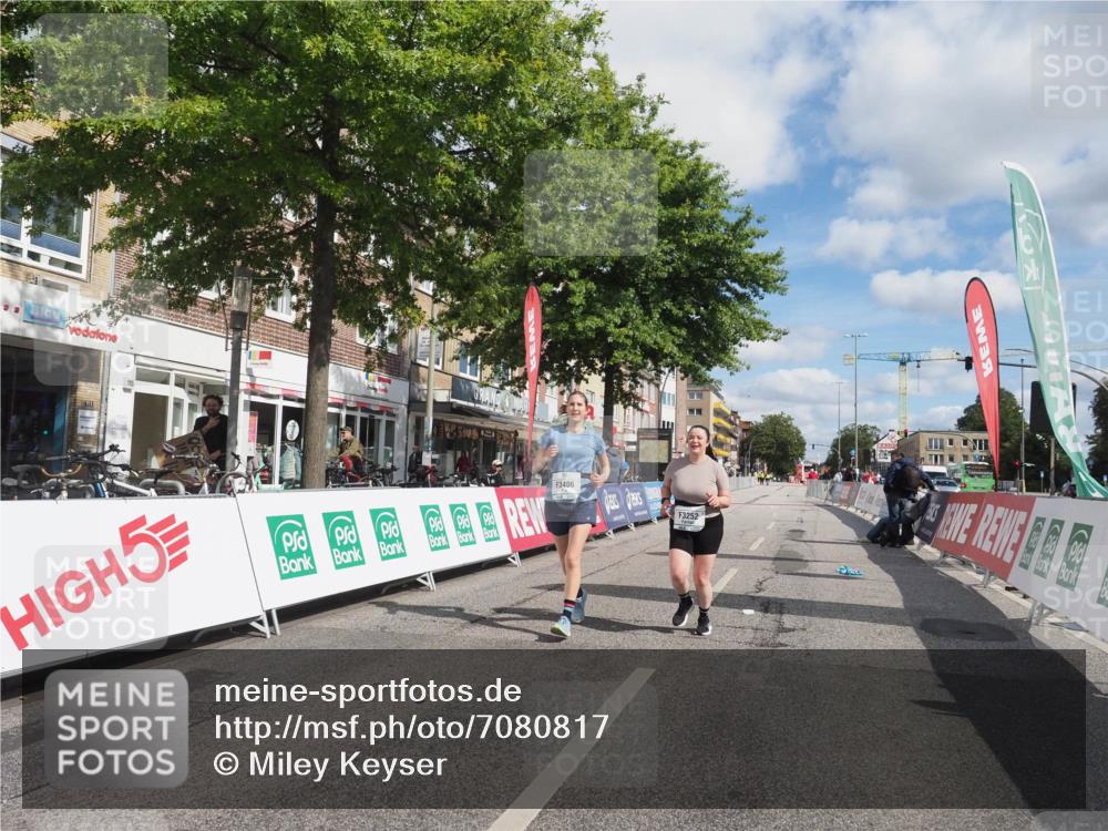 15.09.2024 - PSD Bank Halbmarathon Miley Keyser http://msf.ph/oto/7080817 15.09.2024 12:53:05 Ziel 3252, 3406 meine-sportfotos.de