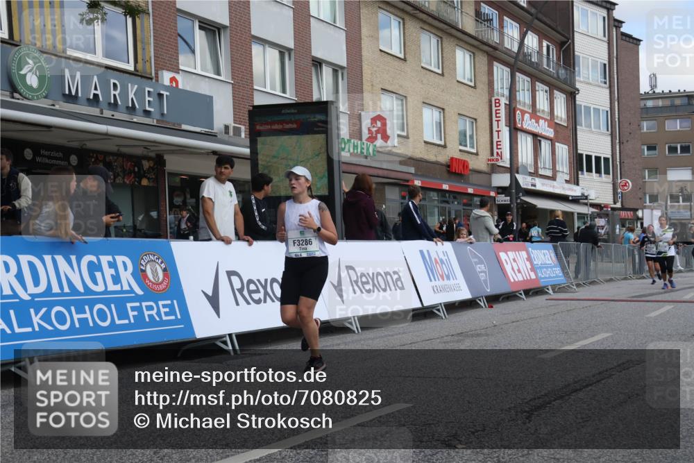 15.09.2024 - PSD Bank Halbmarathon Michael Strokosch http://msf.ph/oto/7080825 15.09.2024 12:25:49 Ziel 3226, 3239, 3281, 3286 meine-sportfotos.de
