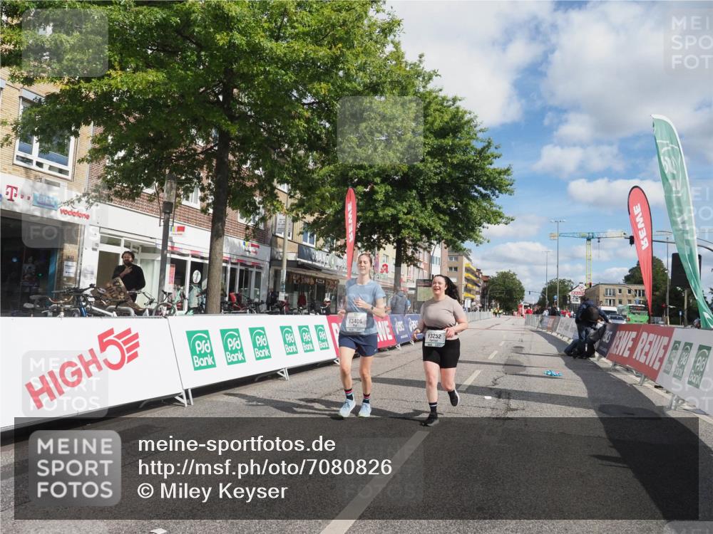 15.09.2024 - PSD Bank Halbmarathon Miley Keyser http://msf.ph/oto/7080826 15.09.2024 12:53:05 Ziel 3252, 3406 meine-sportfotos.de