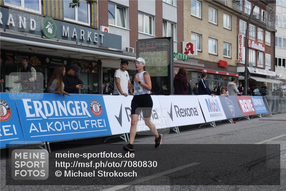 15.09.2024 - PSD Bank Halbmarathon Michael Strokosch http://msf.ph/oto/7080830 15.09.2024 12:25:50 Ziel 3226, 3239, 3281, 3286 meine-sportfotos.de