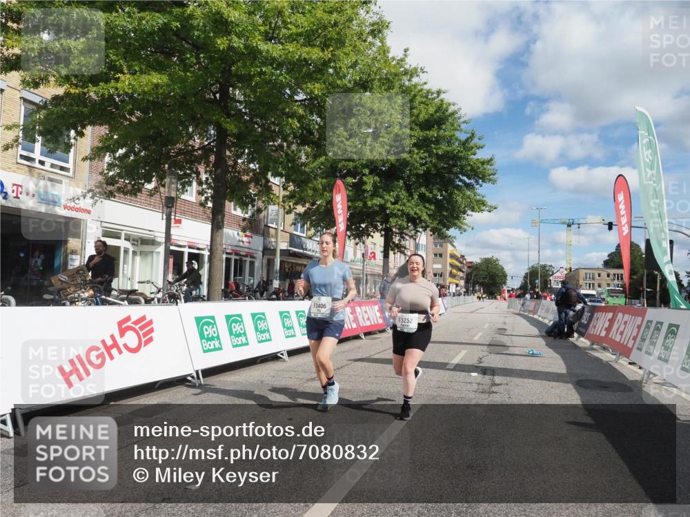 15.09.2024 - PSD Bank Halbmarathon Miley Keyser http://msf.ph/oto/7080832 15.09.2024 12:53:05 Ziel 3252, 3406 meine-sportfotos.de