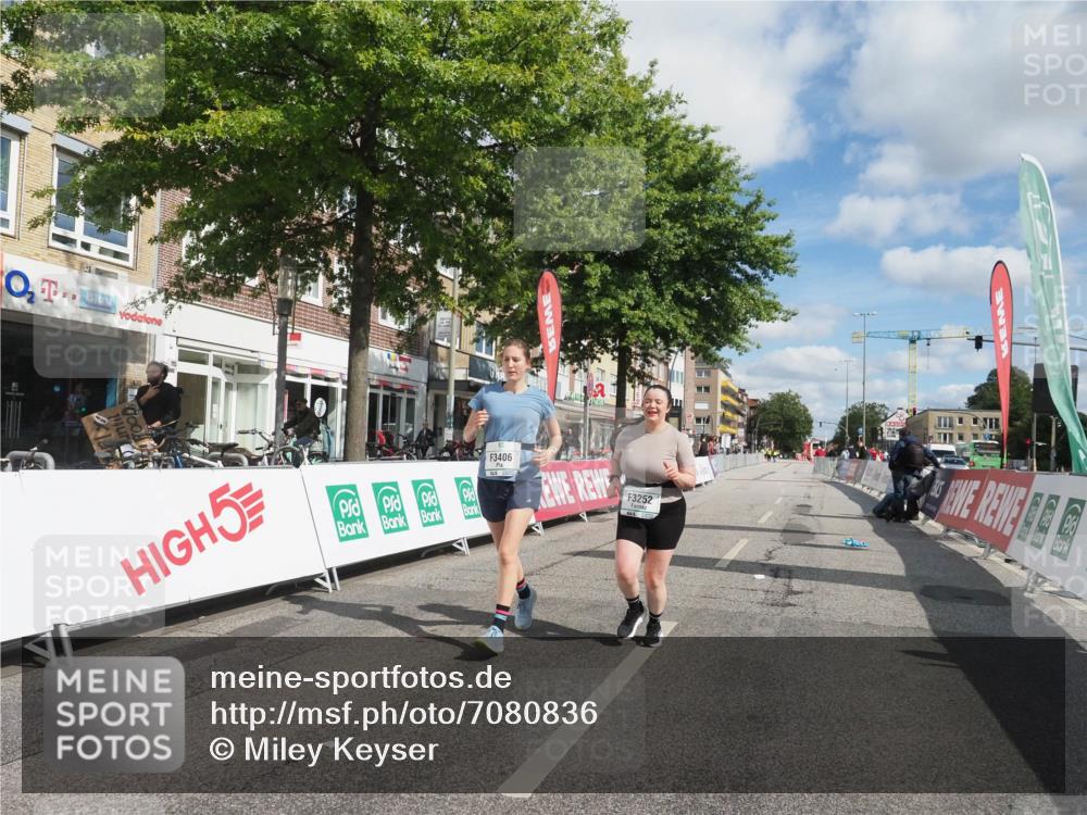 15.09.2024 - PSD Bank Halbmarathon Miley Keyser http://msf.ph/oto/7080836 15.09.2024 12:53:05 Ziel 3252, 3406 meine-sportfotos.de