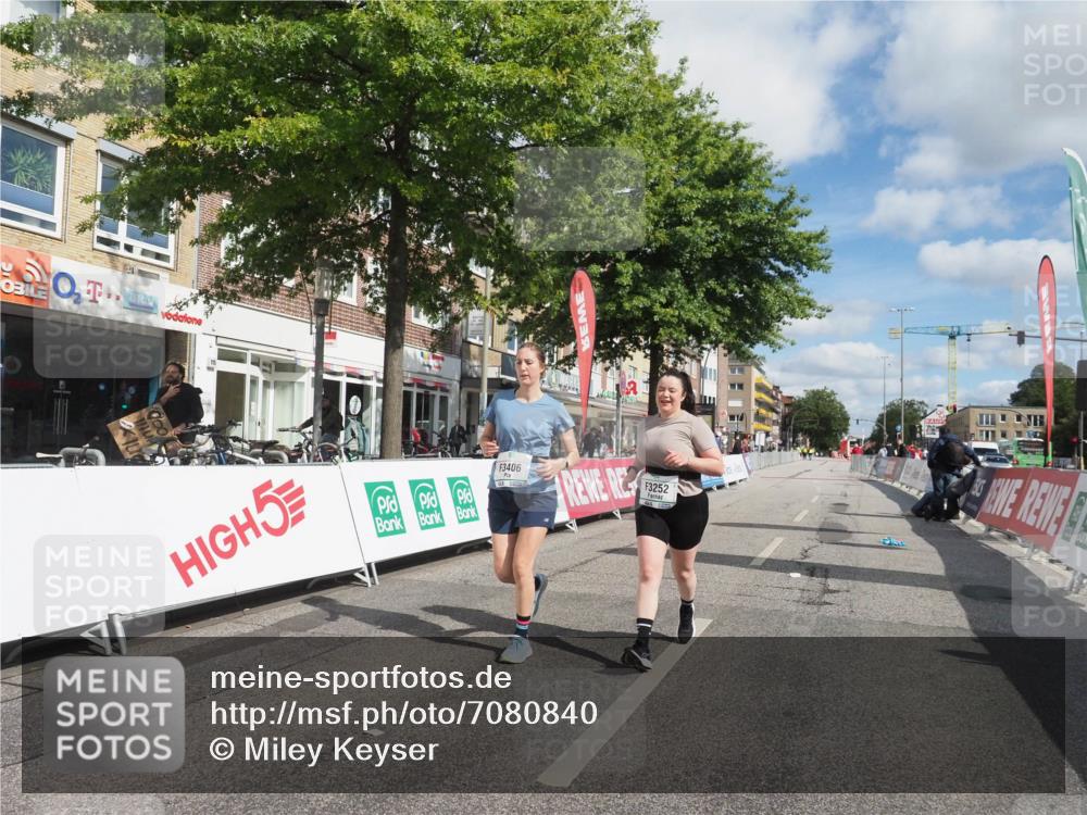 15.09.2024 - PSD Bank Halbmarathon Miley Keyser http://msf.ph/oto/7080840 15.09.2024 12:53:06 Ziel 3252, 3406 meine-sportfotos.de