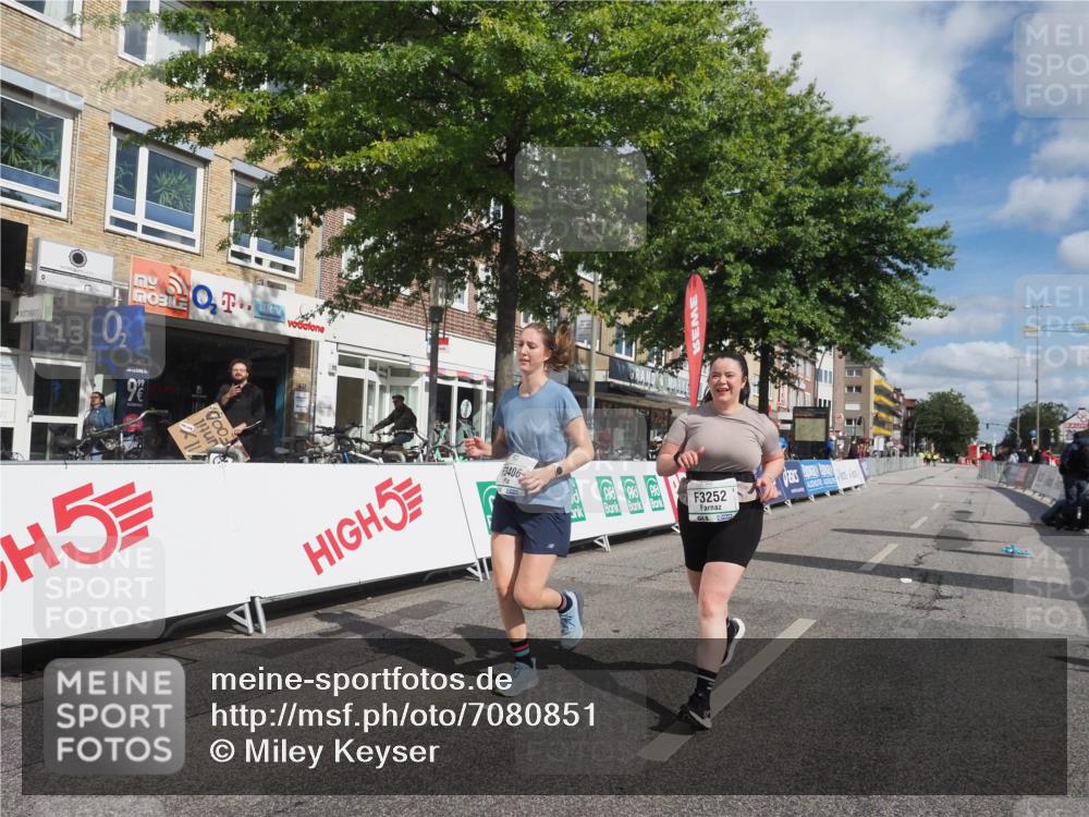 15.09.2024 - PSD Bank Halbmarathon Miley Keyser http://msf.ph/oto/7080851 15.09.2024 12:53:06 Ziel 3252, 3406 meine-sportfotos.de
