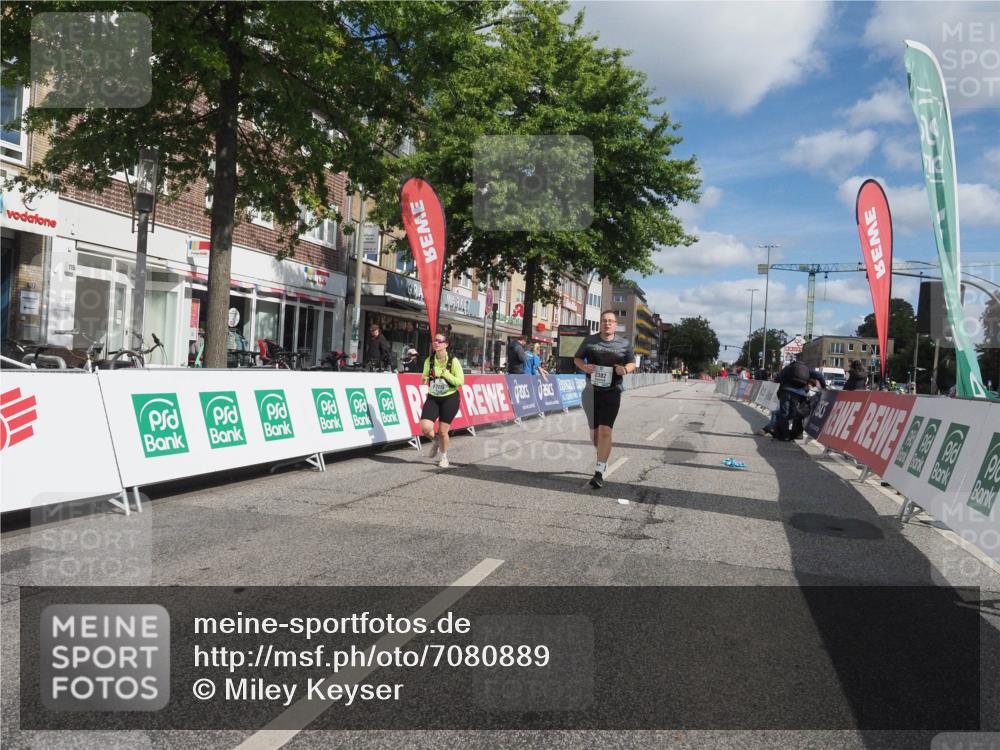 15.09.2024 - PSD Bank Halbmarathon Miley Keyser http://msf.ph/oto/7080889 15.09.2024 12:54:09 Ziel 2382, 2893 meine-sportfotos.de