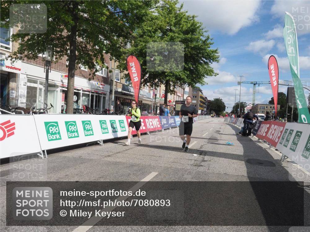 15.09.2024 - PSD Bank Halbmarathon Miley Keyser http://msf.ph/oto/7080893 15.09.2024 12:54:09 Ziel 2382, 2893 meine-sportfotos.de