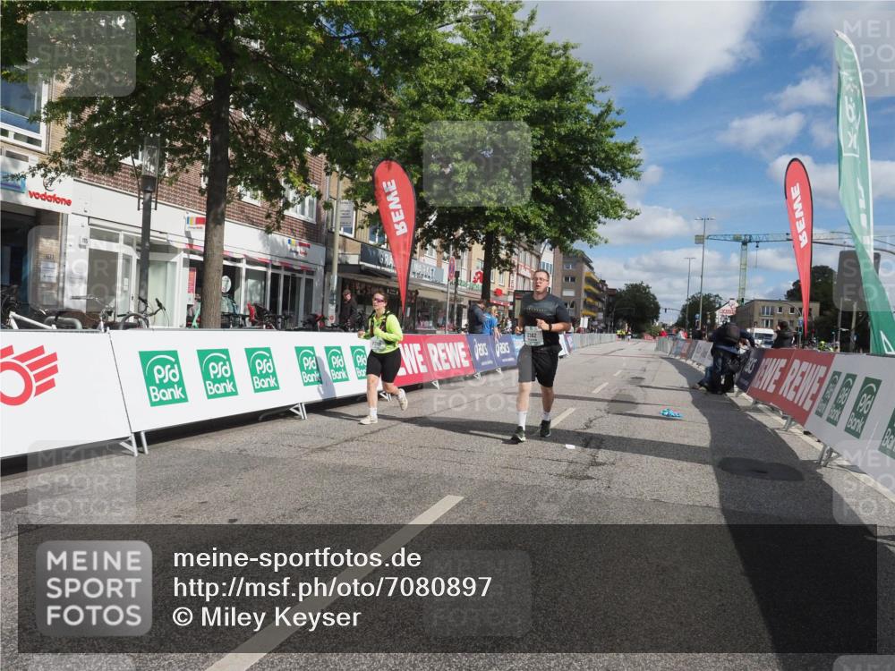 15.09.2024 - PSD Bank Halbmarathon Miley Keyser http://msf.ph/oto/7080897 15.09.2024 12:54:09 Ziel 2382, 2893 meine-sportfotos.de