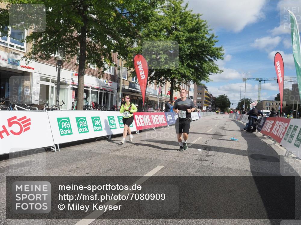 15.09.2024 - PSD Bank Halbmarathon Miley Keyser http://msf.ph/oto/7080909 15.09.2024 12:54:09 Ziel 2382, 2893 meine-sportfotos.de