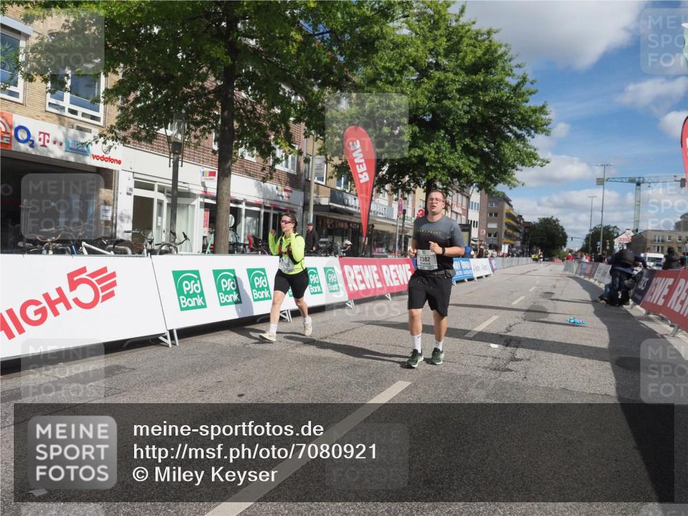 15.09.2024 - PSD Bank Halbmarathon Miley Keyser http://msf.ph/oto/7080921 15.09.2024 12:54:10 Ziel 2382, 2893 meine-sportfotos.de