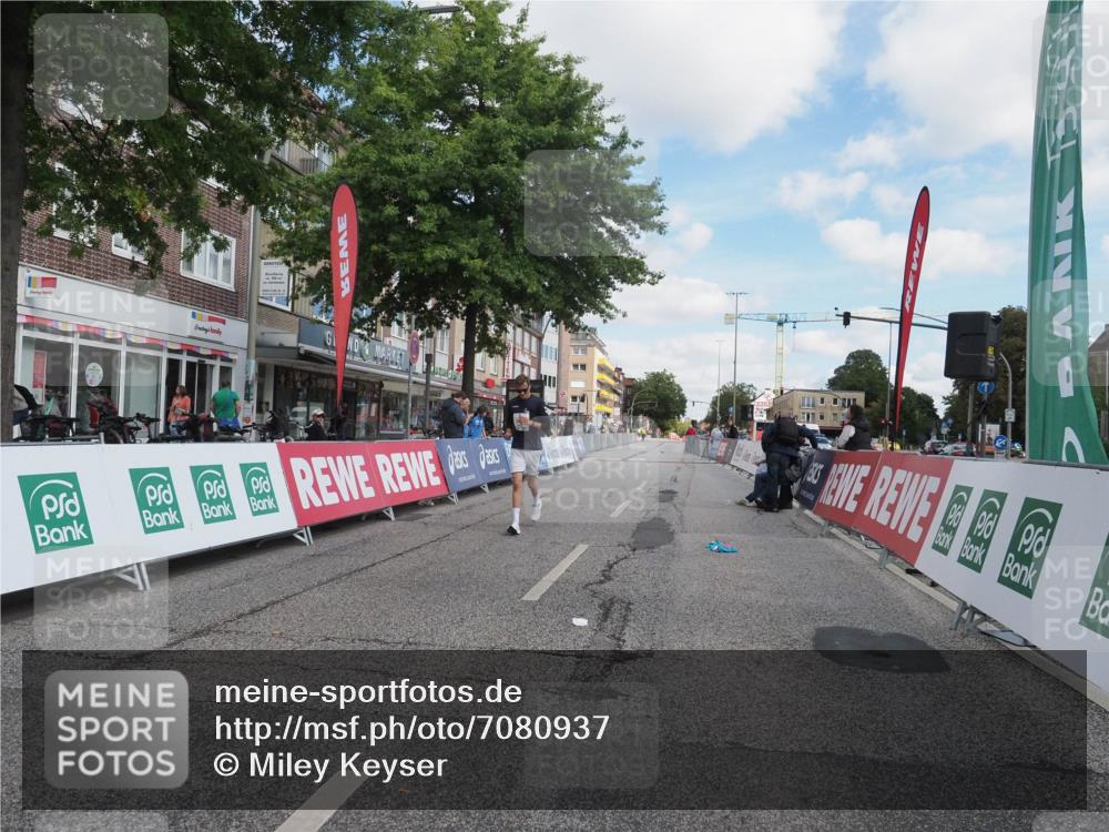 15.09.2024 - PSD Bank Halbmarathon Miley Keyser http://msf.ph/oto/7080937 15.09.2024 12:54:32 Ziel 2440 meine-sportfotos.de