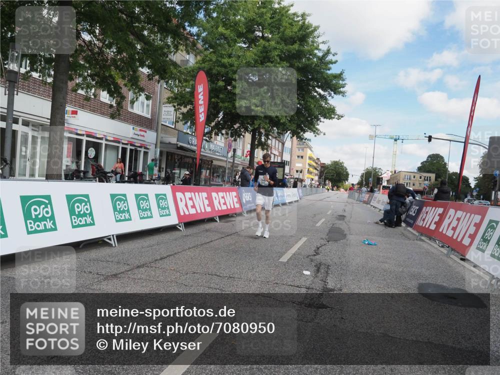 15.09.2024 - PSD Bank Halbmarathon Miley Keyser http://msf.ph/oto/7080950 15.09.2024 12:54:33 Ziel 2440 meine-sportfotos.de