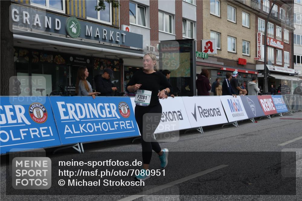15.09.2024 - PSD Bank Halbmarathon Michael Strokosch http://msf.ph/oto/7080951 15.09.2024 12:25:59 Ziel 3156, 3157, 3226, 3239, 3281, 3286, 3413 meine-sportfotos.de