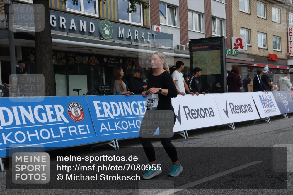 15.09.2024 - PSD Bank Halbmarathon Michael Strokosch http://msf.ph/oto/7080955 15.09.2024 12:25:59 Ziel 3156, 3157, 3226, 3239, 3281, 3286, 3413 meine-sportfotos.de