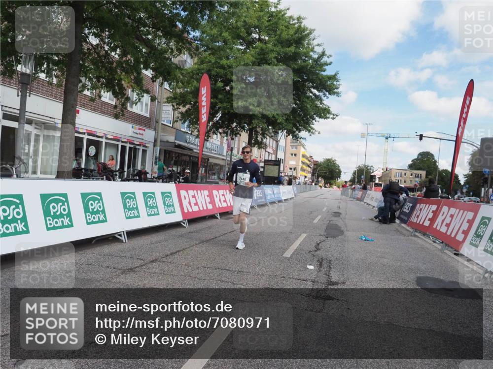 15.09.2024 - PSD Bank Halbmarathon Miley Keyser http://msf.ph/oto/7080971 15.09.2024 12:54:34 Ziel 2440 meine-sportfotos.de