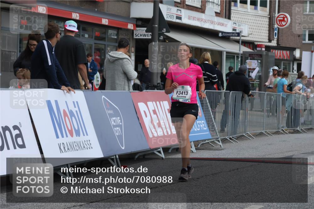15.09.2024 - PSD Bank Halbmarathon Michael Strokosch http://msf.ph/oto/7080988 15.09.2024 12:26:02 Ziel 3156, 3157, 3226, 3239, 3281, 3413 meine-sportfotos.de