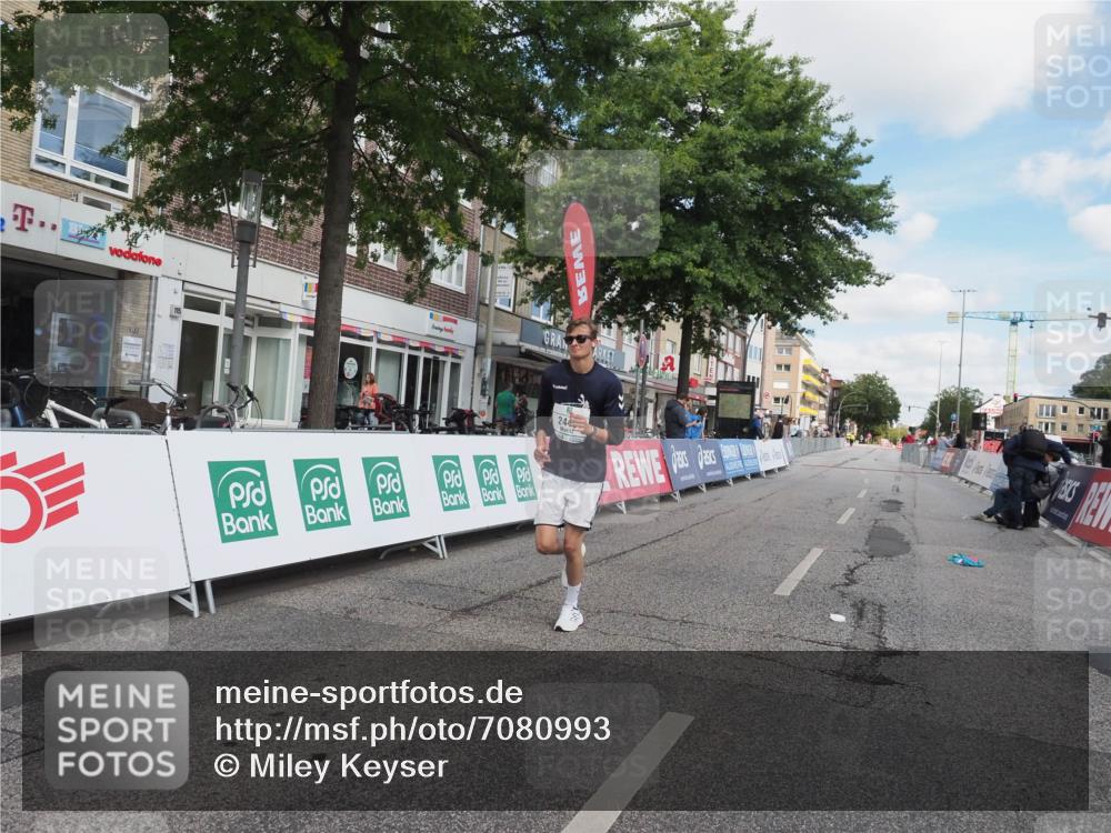 15.09.2024 - PSD Bank Halbmarathon Miley Keyser http://msf.ph/oto/7080993 15.09.2024 12:54:34 Ziel 2440 meine-sportfotos.de