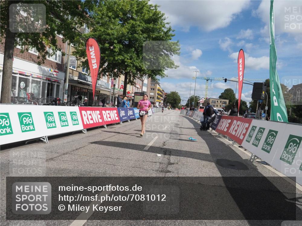 15.09.2024 - PSD Bank Halbmarathon Miley Keyser http://msf.ph/oto/7081012 15.09.2024 12:55:09 Ziel 3210 meine-sportfotos.de