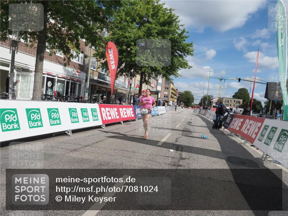 15.09.2024 - PSD Bank Halbmarathon Miley Keyser http://msf.ph/oto/7081024 15.09.2024 12:55:09 Ziel 3210 meine-sportfotos.de