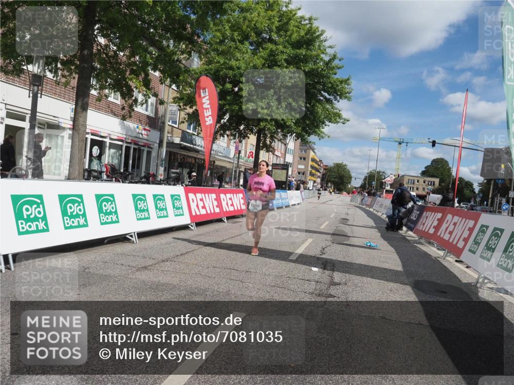 15.09.2024 - PSD Bank Halbmarathon Miley Keyser http://msf.ph/oto/7081035 15.09.2024 12:55:10 Ziel 3210 meine-sportfotos.de
