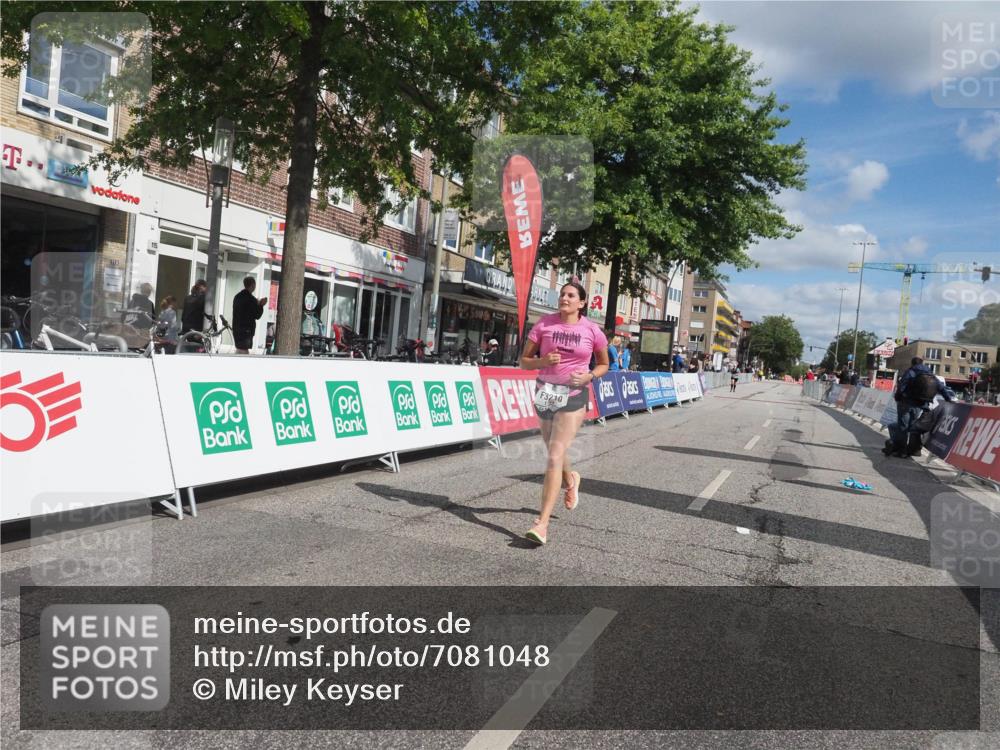 15.09.2024 - PSD Bank Halbmarathon Miley Keyser http://msf.ph/oto/7081048 15.09.2024 12:55:10 Ziel 3210 meine-sportfotos.de