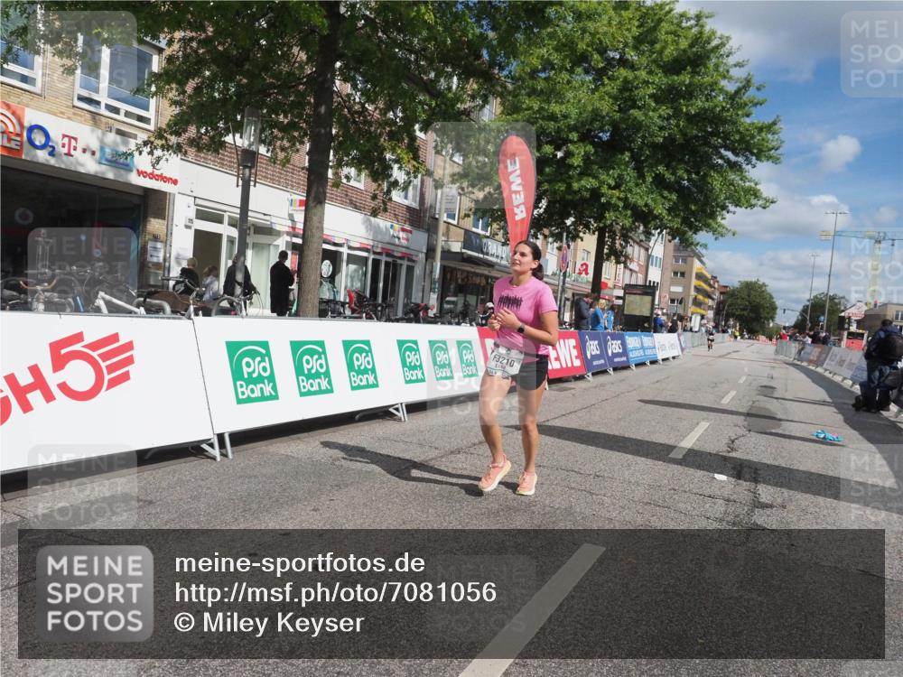 15.09.2024 - PSD Bank Halbmarathon Miley Keyser http://msf.ph/oto/7081056 15.09.2024 12:55:10 Ziel 3210 meine-sportfotos.de