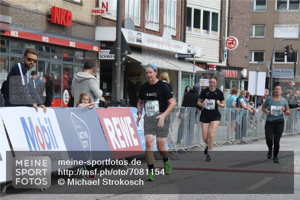 15.09.2024 - PSD Bank Halbmarathon Michael Strokosch http://msf.ph/oto/7081154 15.09.2024 12:26:14 Ziel 2183, 2186, 3086, 3156, 3157, 3342, 3413 meine-sportfotos.de