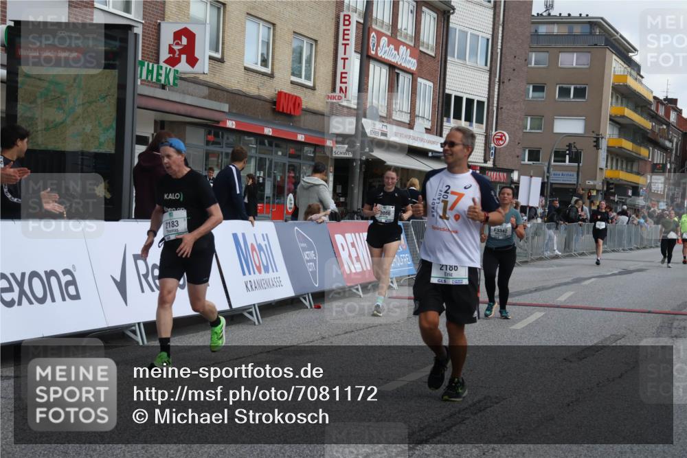 15.09.2024 - PSD Bank Halbmarathon Michael Strokosch http://msf.ph/oto/7081172 15.09.2024 12:26:16 Ziel 2183, 2186, 3086, 3156, 3157, 3237, 3342, 3489 meine-sportfotos.de