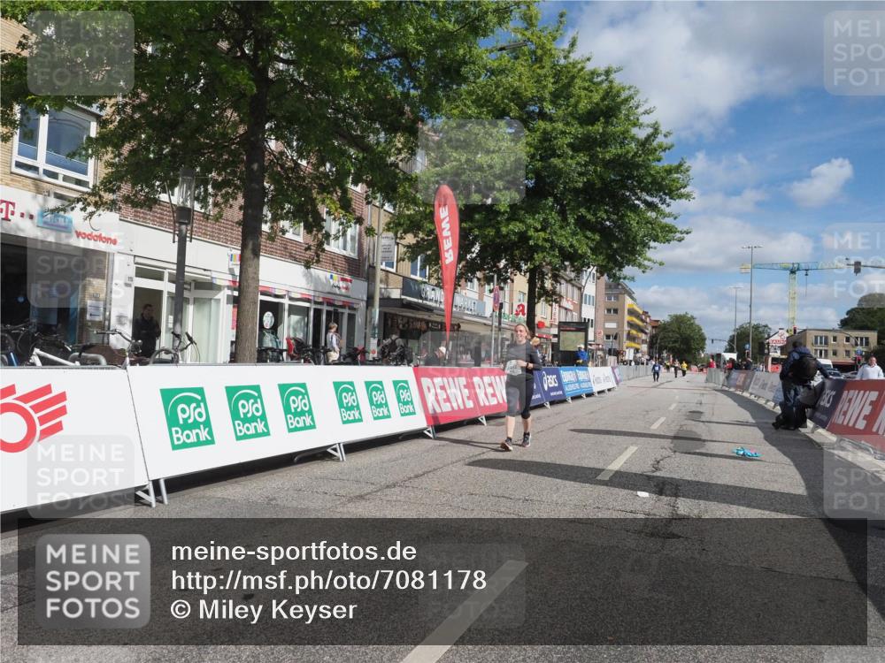 15.09.2024 - PSD Bank Halbmarathon Miley Keyser http://msf.ph/oto/7081178 15.09.2024 12:56:19 Ziel 3492 meine-sportfotos.de