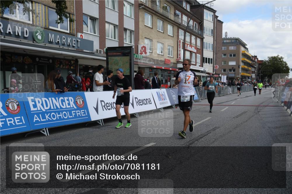 15.09.2024 - PSD Bank Halbmarathon Michael Strokosch http://msf.ph/oto/7081181 15.09.2024 12:26:16 Ziel 2183, 2186, 3086, 3156, 3157, 3237, 3342, 3489 meine-sportfotos.de