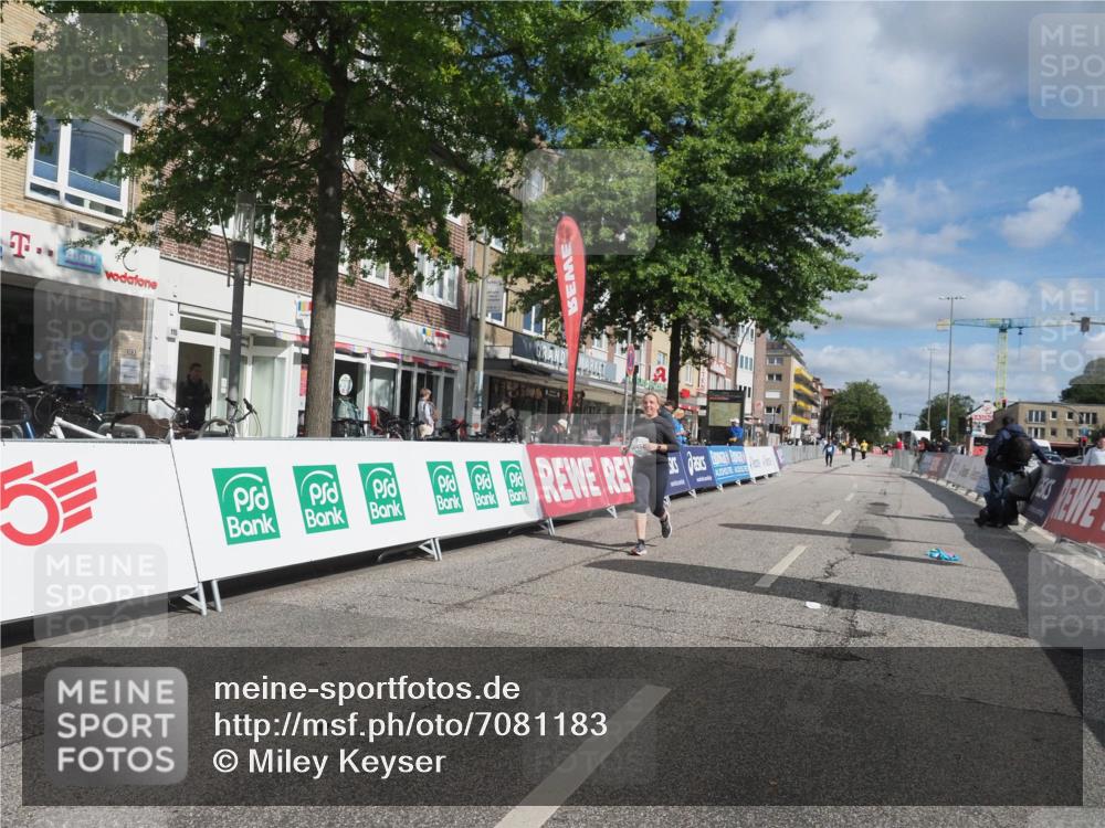 15.09.2024 - PSD Bank Halbmarathon Miley Keyser http://msf.ph/oto/7081183 15.09.2024 12:56:19 Ziel 3492 meine-sportfotos.de