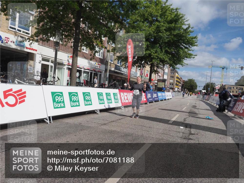 15.09.2024 - PSD Bank Halbmarathon Miley Keyser http://msf.ph/oto/7081188 15.09.2024 12:56:20 Ziel 3492 meine-sportfotos.de