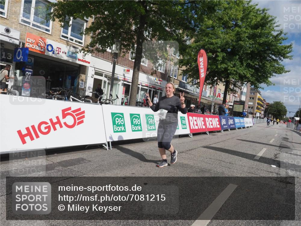 15.09.2024 - PSD Bank Halbmarathon Miley Keyser http://msf.ph/oto/7081215 15.09.2024 12:56:21 Ziel 3492 meine-sportfotos.de