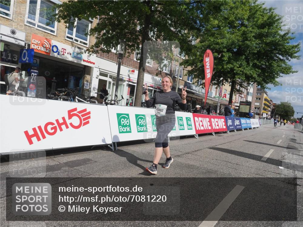 15.09.2024 - PSD Bank Halbmarathon Miley Keyser http://msf.ph/oto/7081220 15.09.2024 12:56:21 Ziel 3492 meine-sportfotos.de