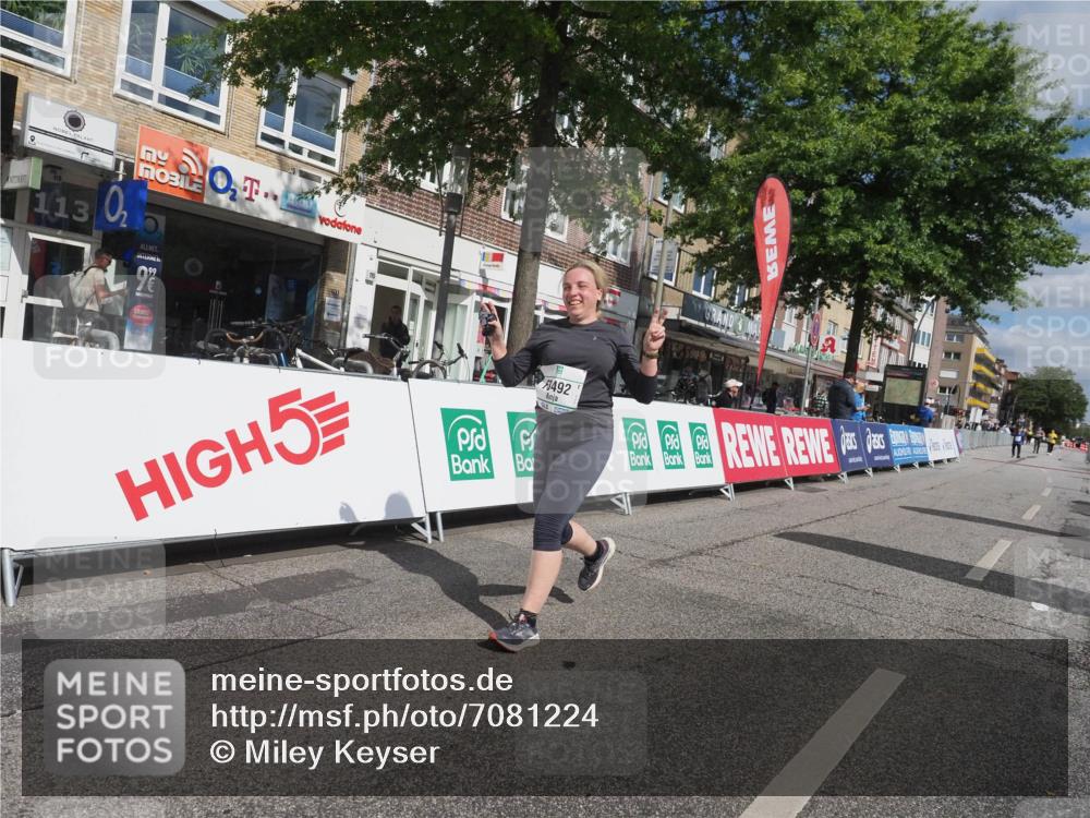 15.09.2024 - PSD Bank Halbmarathon Miley Keyser http://msf.ph/oto/7081224 15.09.2024 12:56:21 Ziel 3492 meine-sportfotos.de