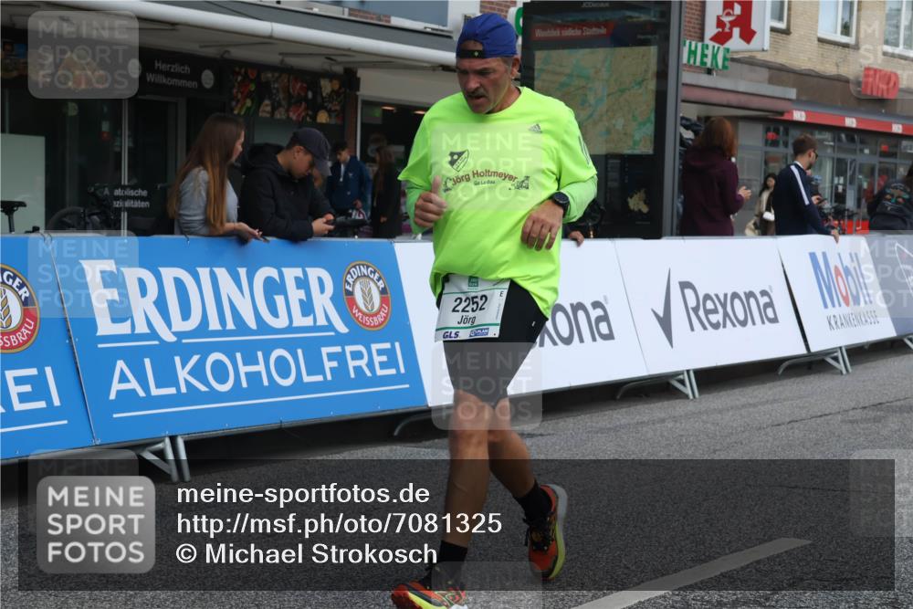 15.09.2024 - PSD Bank Halbmarathon Michael Strokosch http://msf.ph/oto/7081325 15.09.2024 12:26:32 Ziel 2252, 3237, 3374, 3489 meine-sportfotos.de