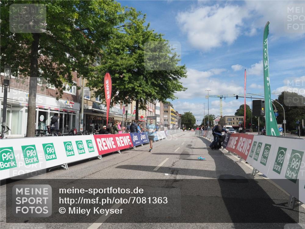15.09.2024 - PSD Bank Halbmarathon Miley Keyser http://msf.ph/oto/7081363 15.09.2024 12:57:49 Ziel 2371 meine-sportfotos.de