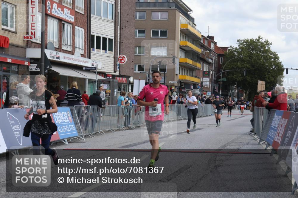 15.09.2024 - PSD Bank Halbmarathon Michael Strokosch http://msf.ph/oto/7081367 15.09.2024 12:26:41 Ziel 2009, 3128, 3374 meine-sportfotos.de