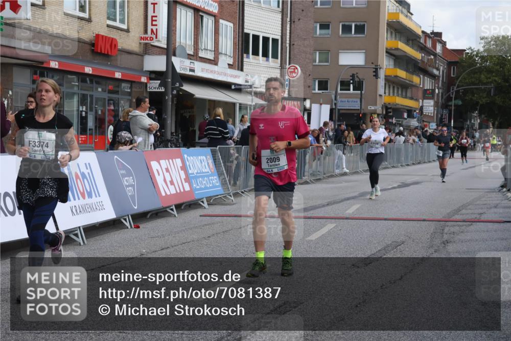 15.09.2024 - PSD Bank Halbmarathon Michael Strokosch http://msf.ph/oto/7081387 15.09.2024 12:26:42 Ziel 2009, 3128, 3374, 3490 meine-sportfotos.de
