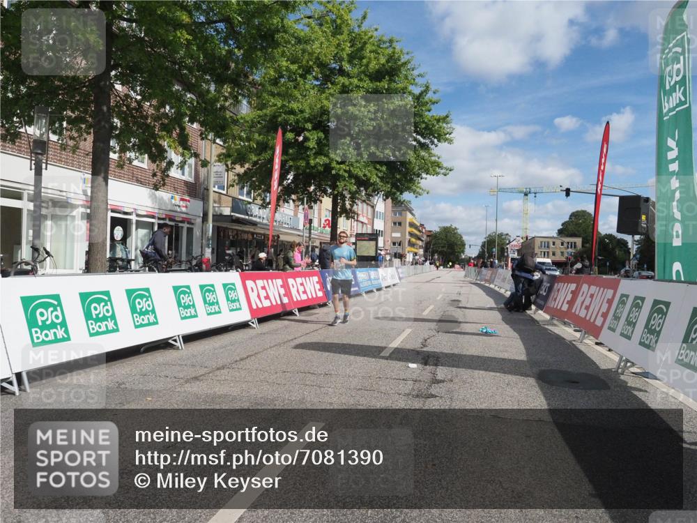 15.09.2024 - PSD Bank Halbmarathon Miley Keyser http://msf.ph/oto/7081390 15.09.2024 12:57:50 Ziel 2371 meine-sportfotos.de