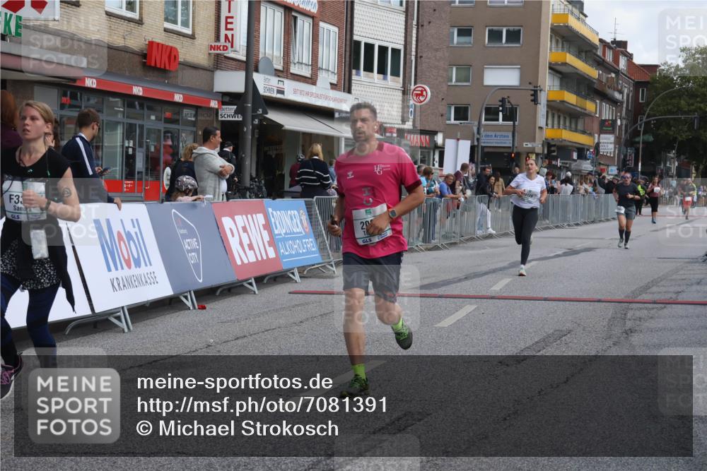 15.09.2024 - PSD Bank Halbmarathon Michael Strokosch http://msf.ph/oto/7081391 15.09.2024 12:26:42 Ziel 2009, 3128, 3374, 3490 meine-sportfotos.de