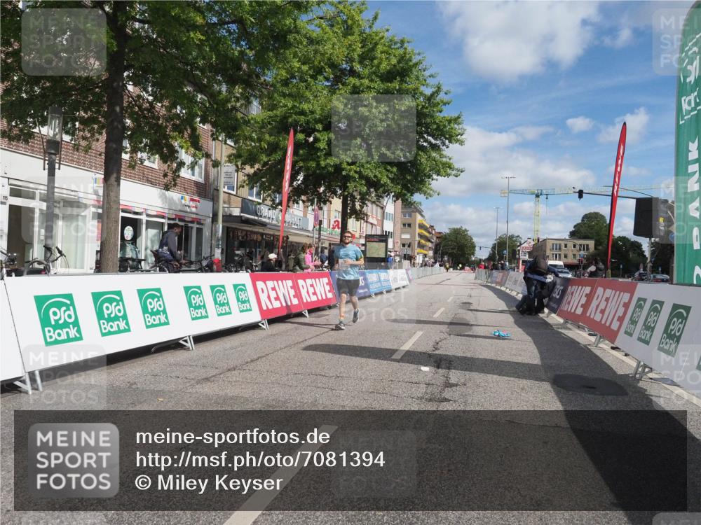 15.09.2024 - PSD Bank Halbmarathon Miley Keyser http://msf.ph/oto/7081394 15.09.2024 12:57:50 Ziel 2371 meine-sportfotos.de