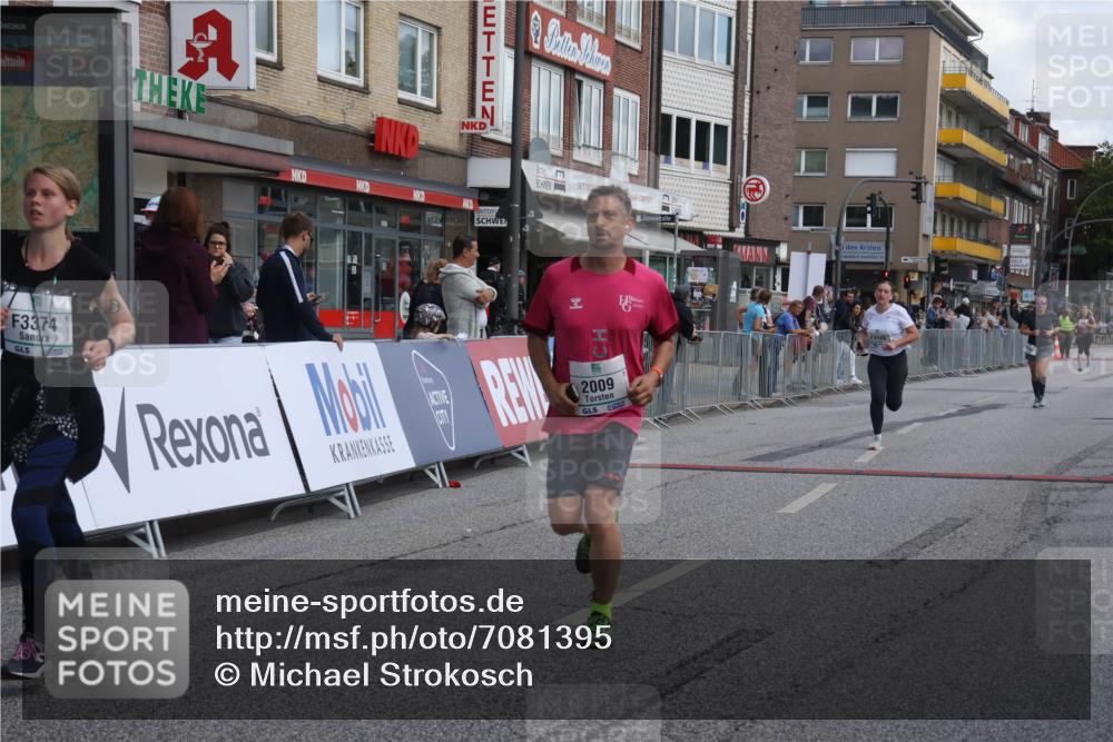 15.09.2024 - PSD Bank Halbmarathon Michael Strokosch http://msf.ph/oto/7081395 15.09.2024 12:26:42 Ziel 2009, 3128, 3374, 3490 meine-sportfotos.de