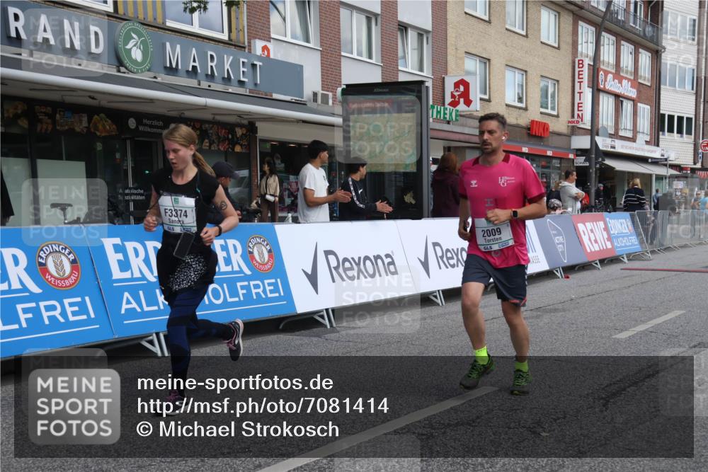 15.09.2024 - PSD Bank Halbmarathon Michael Strokosch http://msf.ph/oto/7081414 15.09.2024 12:26:43 Ziel 2009, 3128, 3374, 3490 meine-sportfotos.de